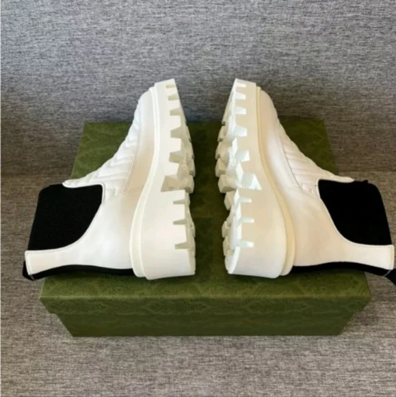 NEW Gucci Women's White & Black Matelassé Chelsea Boot 643958 DH7D0 G 38 US 8 Ankle Boots & Booties